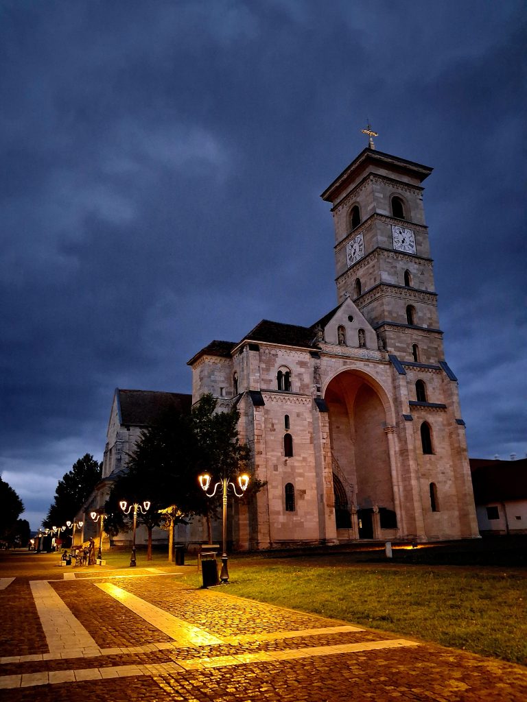 Corvini Castle Day Trip