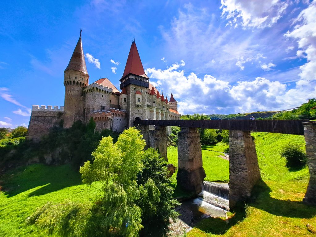 Corvini Castle Day Trip